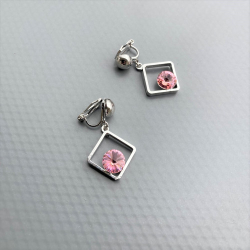Antialerg. klipsy Light rose Swarovski čtverec
