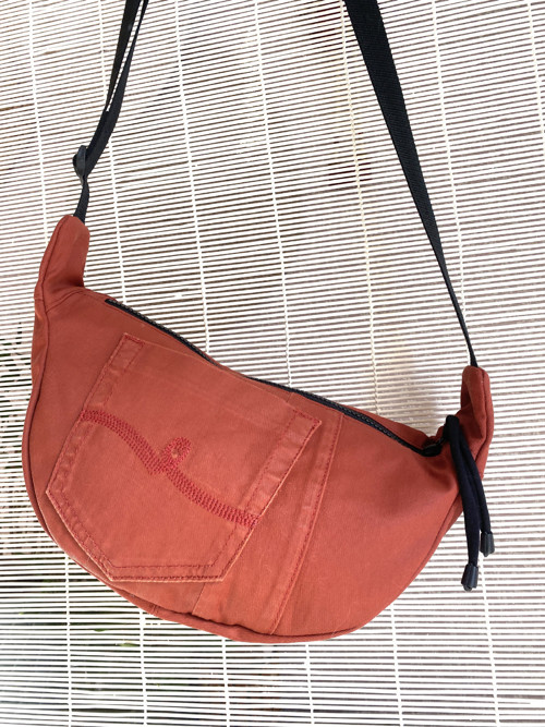 Kabelka crossbody rezavá — foto 1