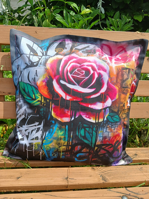 Povlak s graffiti a růží 2