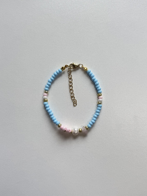 Beaded bracelet with rose quartz and real pearl