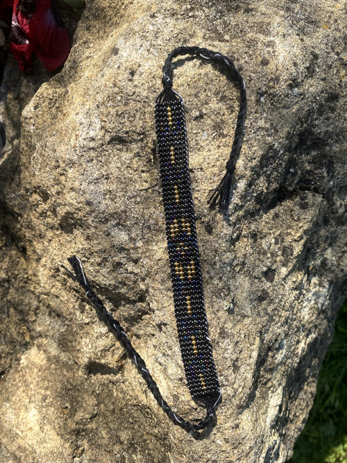 Náramek Aztec black duhová modrá