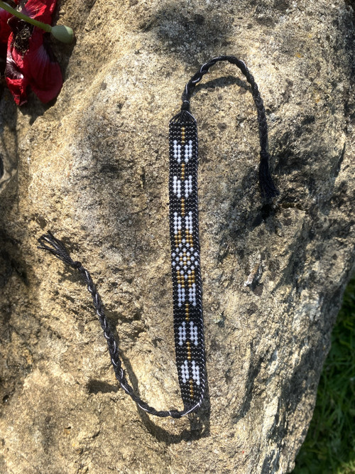 Náramek Aztec black mléčná bílá