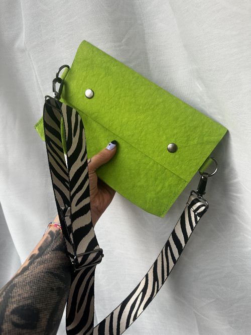 Papírová crossbody // limetka ~ zebra