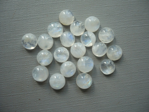 Kabošon měsíčního kamene 6 mm, 1 ks