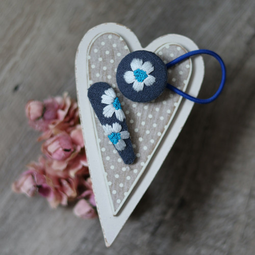 Set vyšívané spony a buttonky na culík Navy