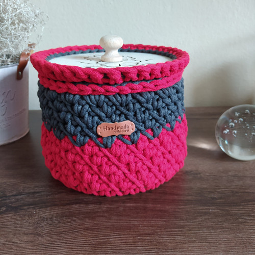 Háčkovaný košík z cordy macrame