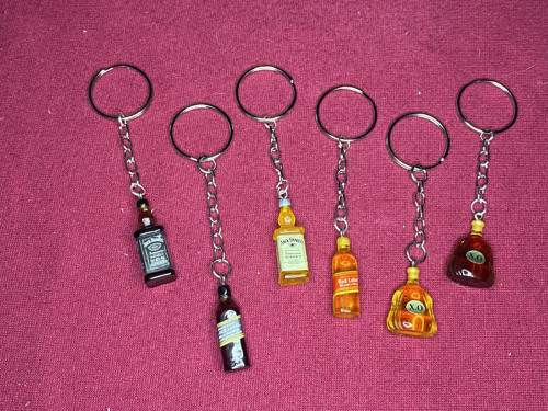 Přívěšek na klíče - lahvinka alkoholu