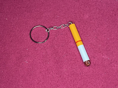 Přívěšek na klíče - půl cigarety (špaček)