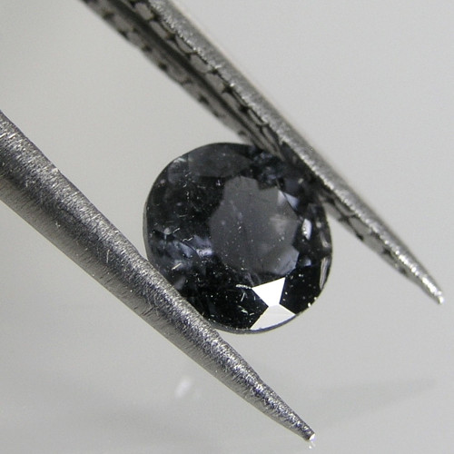 Fialově modrý Turmalín, 0,75 ct., 5,5x5,5x3,9 mm