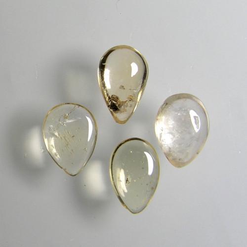 Drobné kabošony Safíru, 1,18 ct./4ks., cca. 5x4 mm
