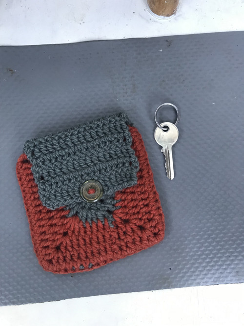 Malá kapsíčka s knoflíkem