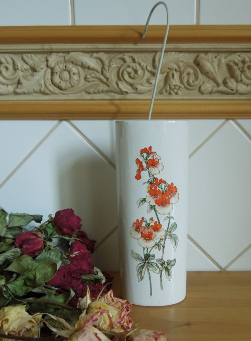 Retro porcelánový odpařovač