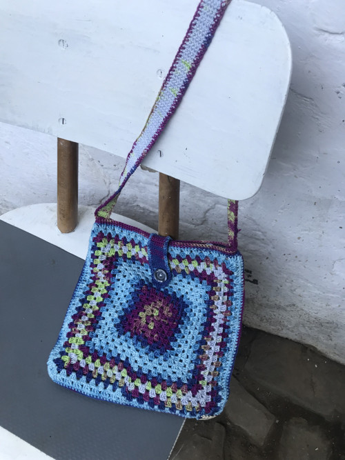 Granny Kabelka modro fialový batik