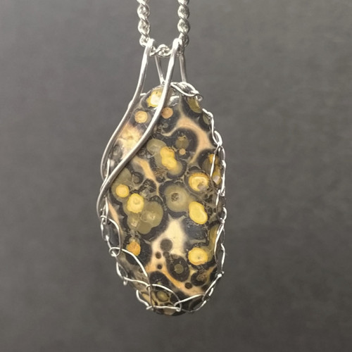 Přívěsek z oceli s jaspisem leopardím