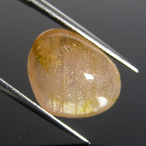 Žluto-oranžový Safír, 11,22 ct., 13,1x16,2x5,9 mm