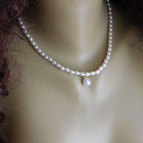 Náhrdelník nerez - bílé perly