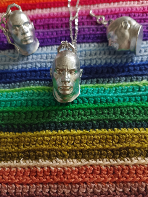 Dwayne Johnson stříbrný — foto 1