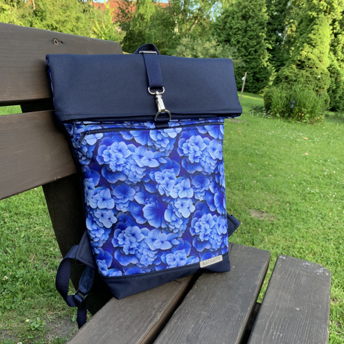 Hortenzie + přední kapsa na zip — foto 1