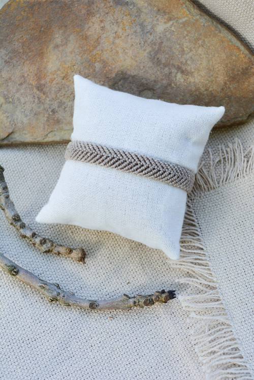 Minimalistický macramé náramek - šedokrémová — foto 1