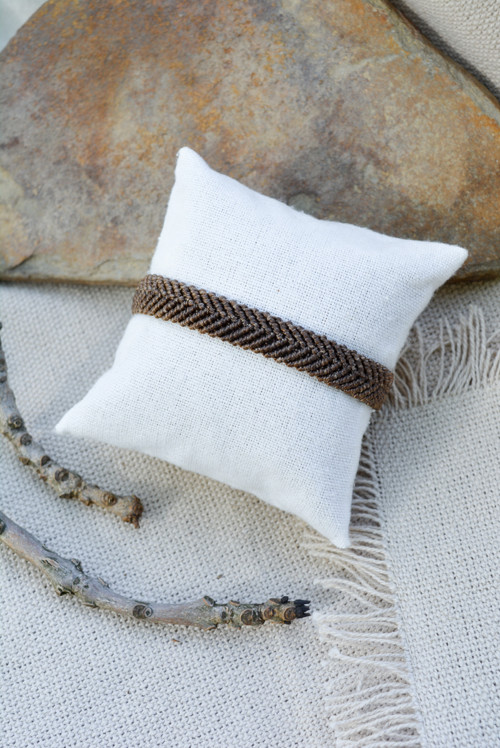 Minimalistický macramé náramek - šedohnědá