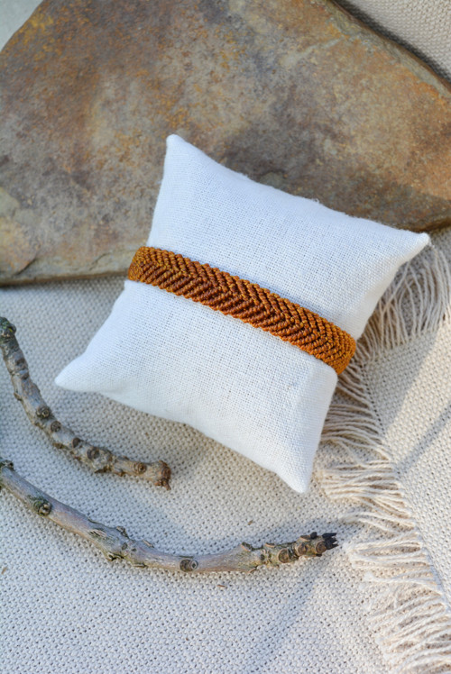 Minimalistický macramé náramek - rezavá