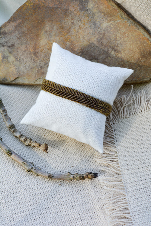 Minimalistický macramé náramek - khaki