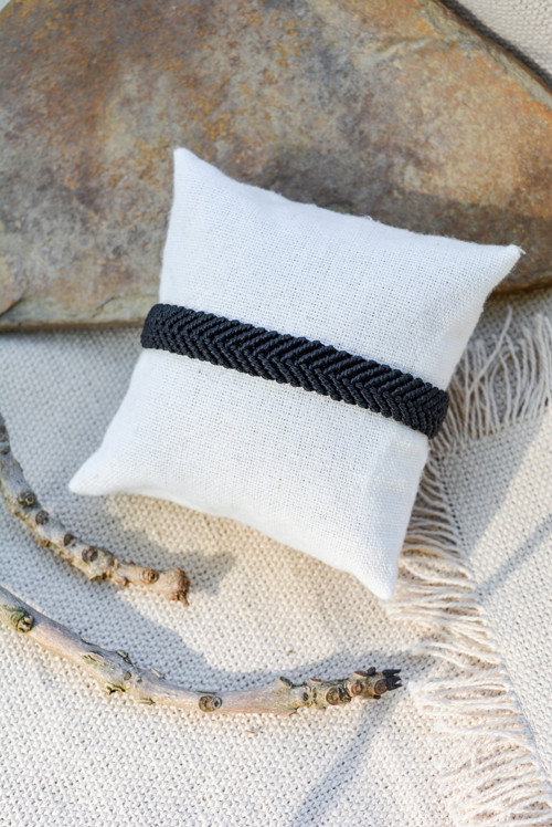 Minimalistický macramé náramek - černá