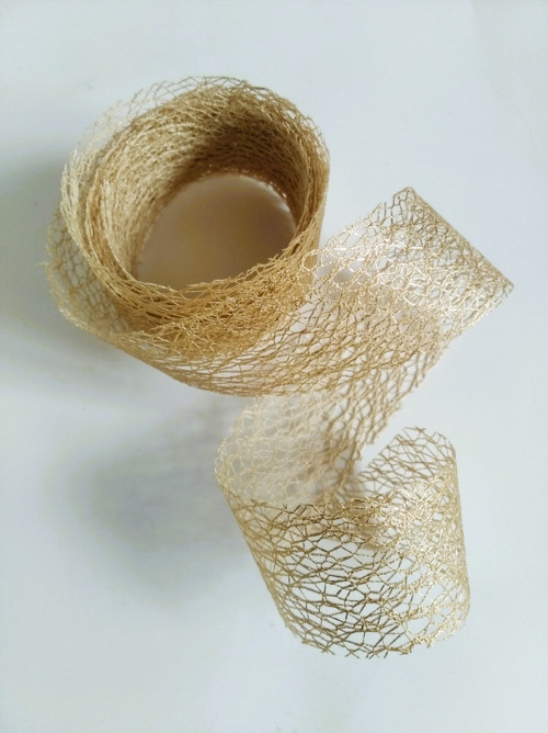 Stuha - zlatá pavučinka