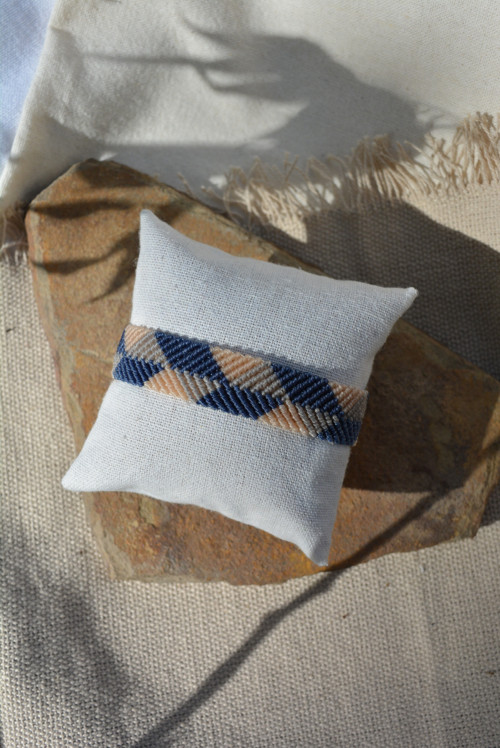 Širší macramé náramek - modrobílá — foto 1