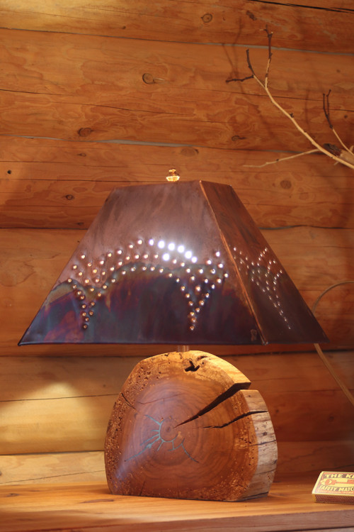 Dřevěná lampa s měděným stínítkem-„OBLOUK" M