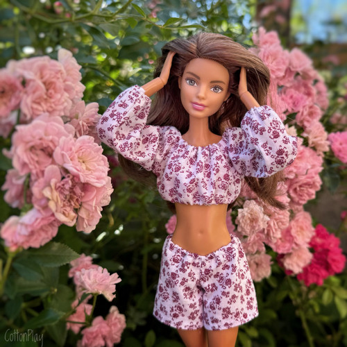 Kraťasy s vínovými kytičkami pro Barbie