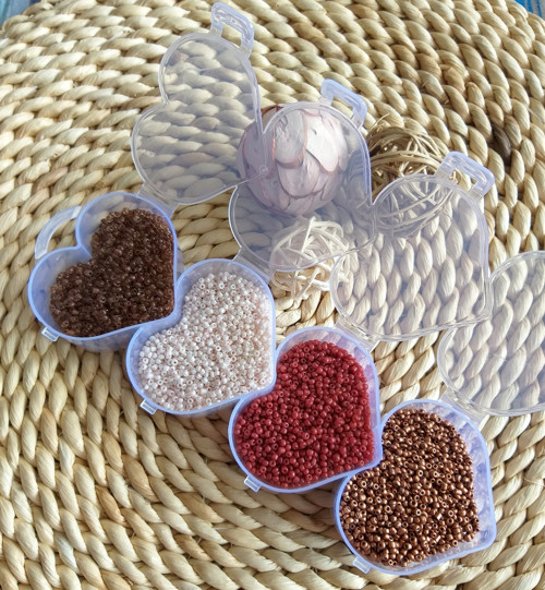 Mix korálků v boxu no.4 — foto 1
