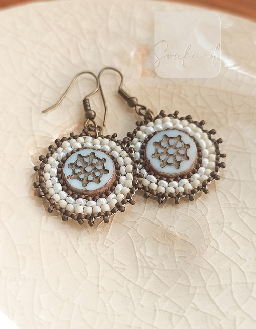 Náušnice šitá ploškovaná kormidla white-gold