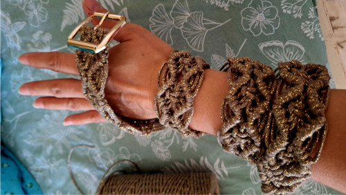 Boho macramé opasek/pásek s ozdobnou sponou/zlatý