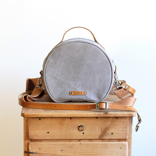 Kožená crossbody kabelka CIRCLE-GRAY