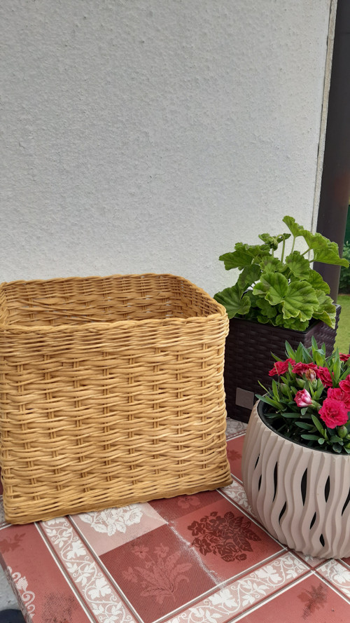Košík v barvě dubu na zakázku