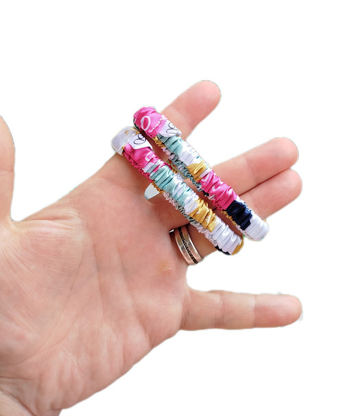 Saténová scrunchie EXTRA slim- LAIMA — foto 1