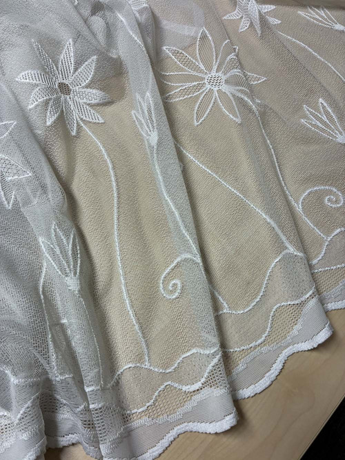 KVĚTY - záclona 140 (výška) x 270 cm