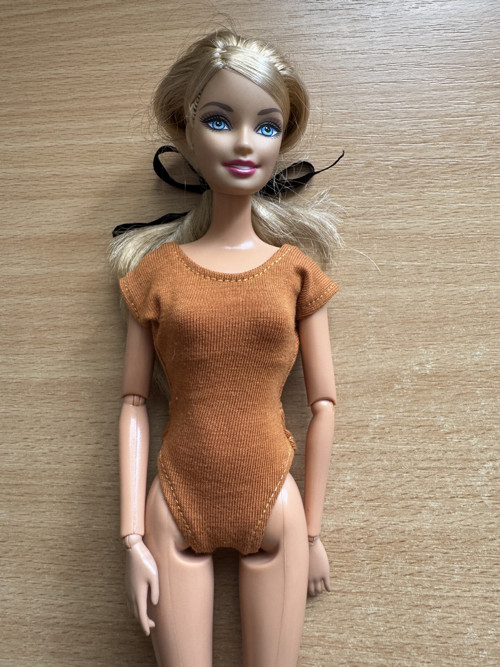 Body pro Barbie
