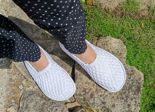Háčkovaná barefoot elegance "sněhobílá"