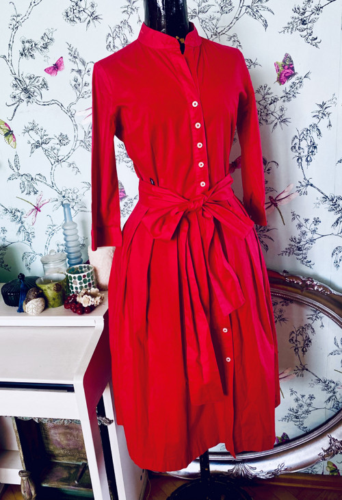 Šaty designové, retro look — foto 1