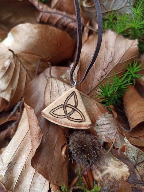 Náhrdelník Triquetra