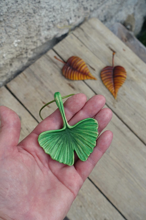 Lístek Ginkgo - vyřezávaný přívěsek