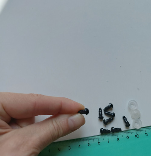 Oči černé Ø 0,5 cm