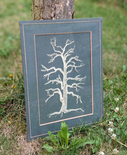 Autorský paličkovaný obrázek, strom,37x27,5cm.