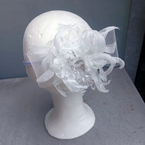 Bilý Fascinator Vintage