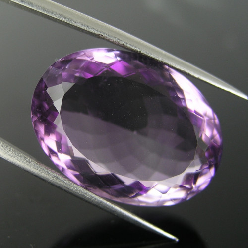 Broušený přírodní Ametyst, 30,57 ct., 24,9x18,1 mm