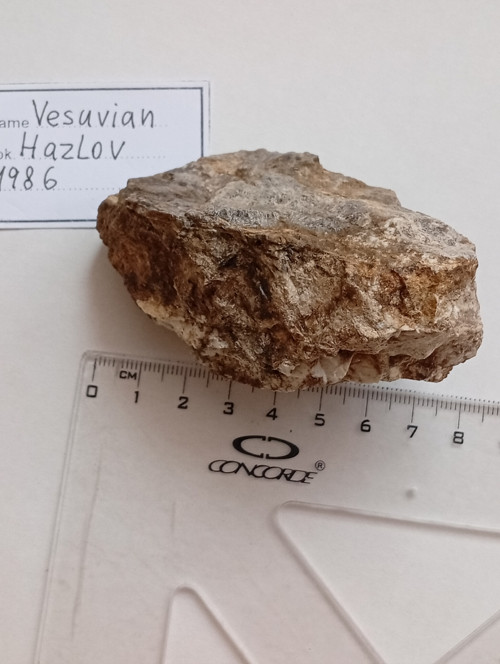 Vesuvian — foto 1