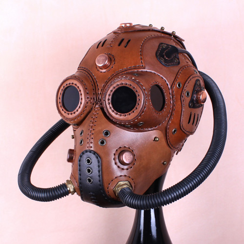 Steampunk přílba, Kožená přílba