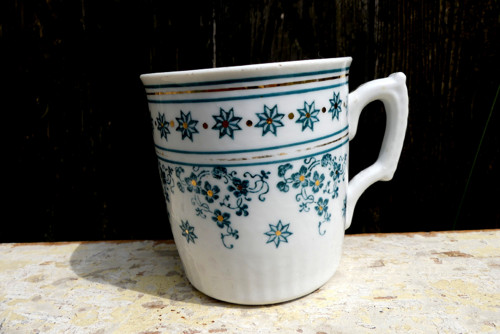 Lístky zelené.. starožitný porcelánový hrnek
